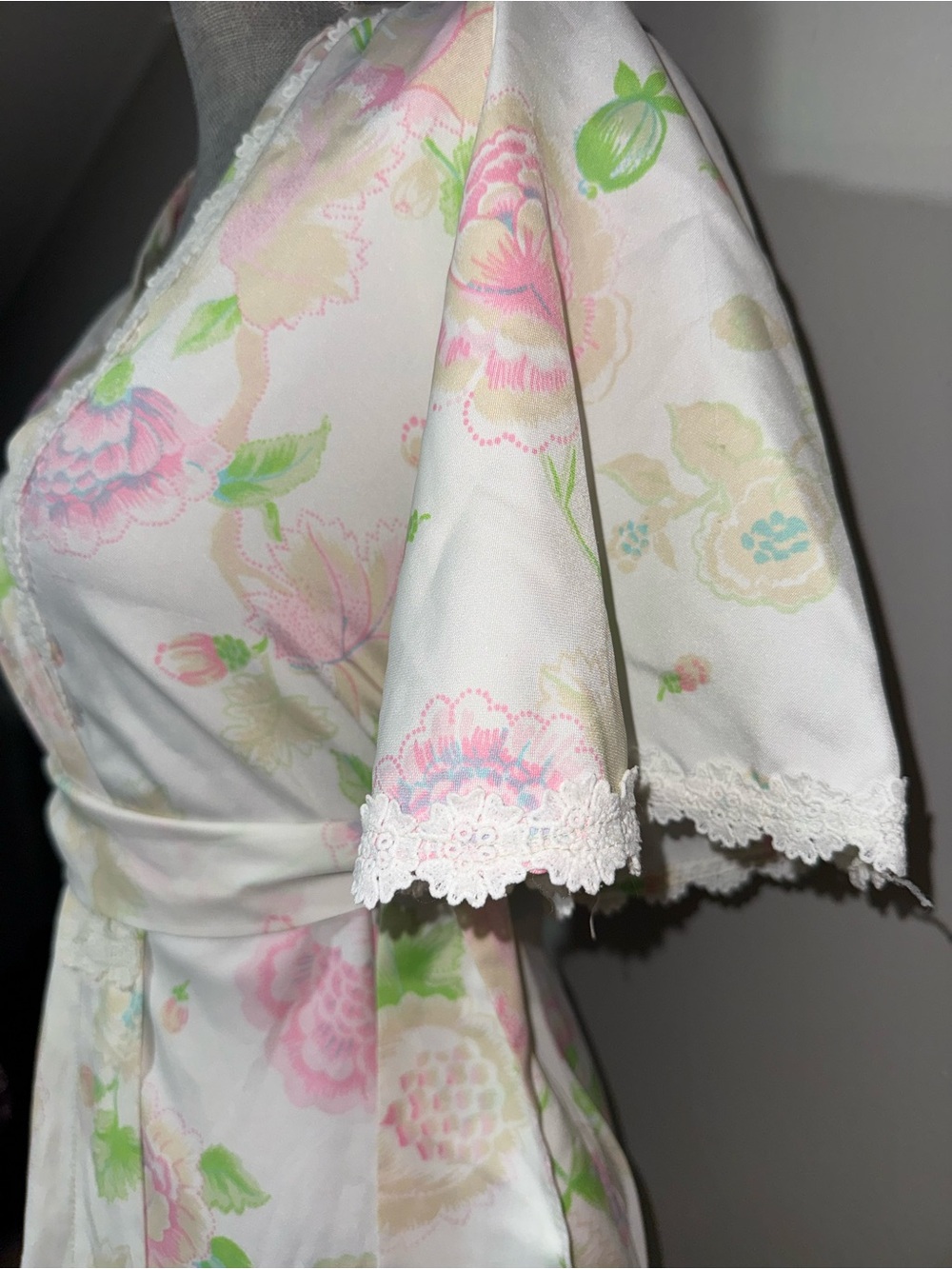 Vintage 1980s Cristian Dior Robe — Cream with Pink & Green - Picture 4 of 8
